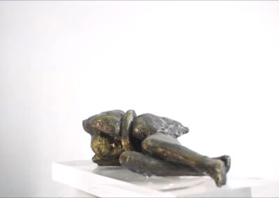 Scultura girevole: Eleonora sogna spesso il lupo