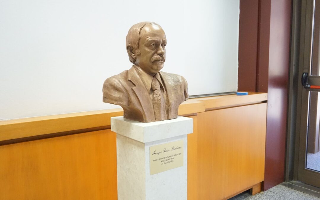 Busto commemorativo del Commissario di Polizia Dott. Boris Giuliano alla Scuola Superiore di Polizia